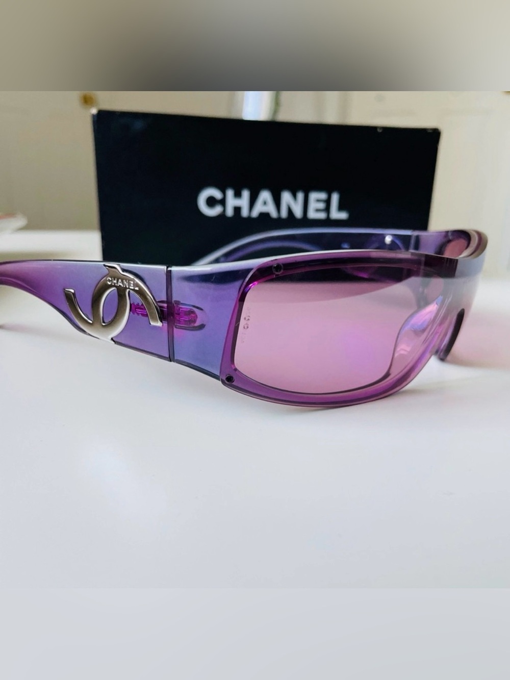 EXTREMELY RARE ✨ Vintage Chanel alien purple sunglasses